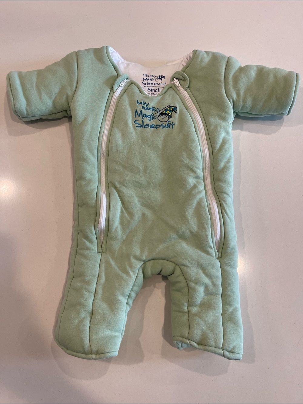 Merlin Sleep Suit in green size Small 3-6M
